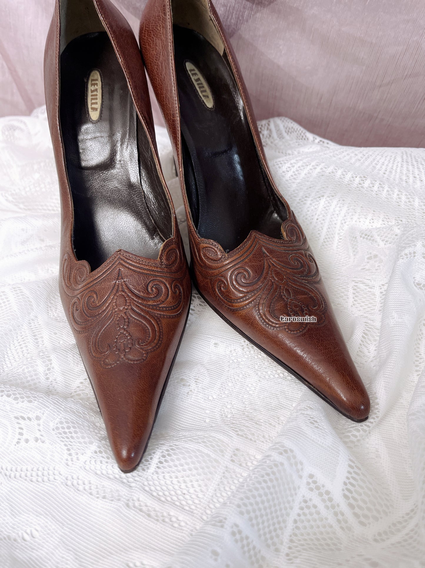 EU40 Le Silla Whimsical Burgundy Carved Heels