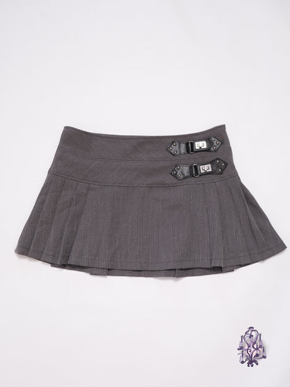 Jennyfer pleated double buckles mini skirt