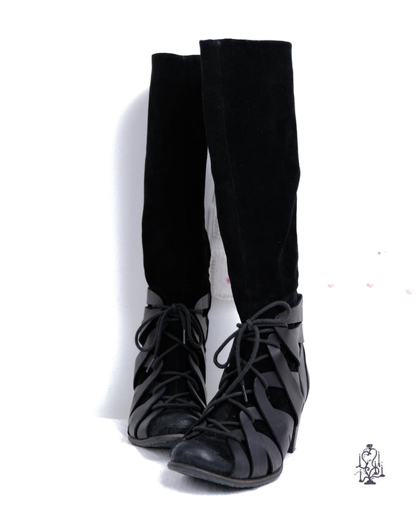 EU37 BLACK LACE UP SUEDE BOOTS