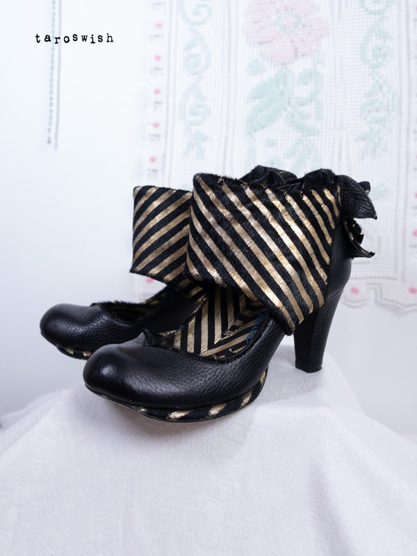 BLACK & GOLD STRIPED RIBBON HEELS