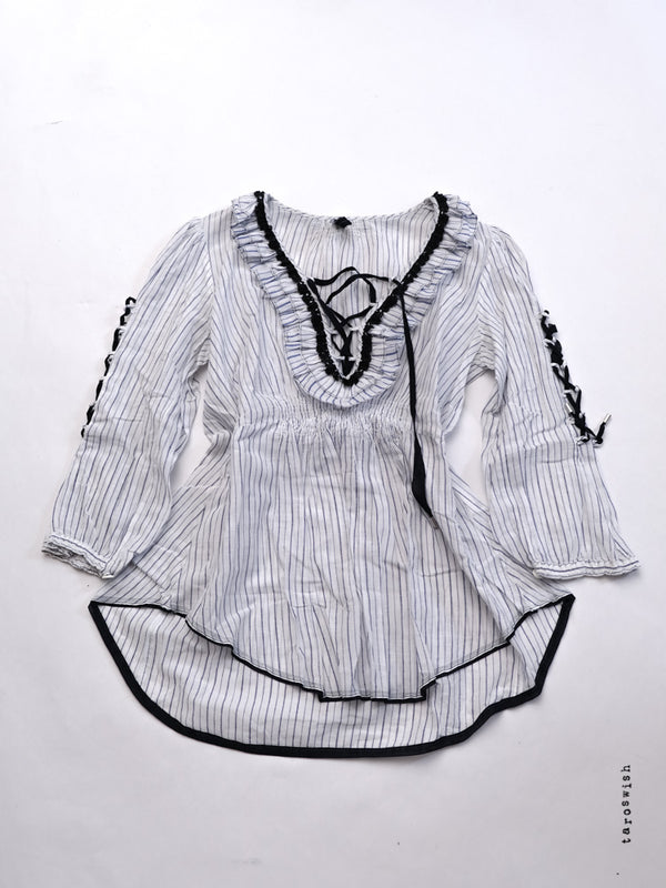 ℌ𝔦𝔤𝔥 lace up top