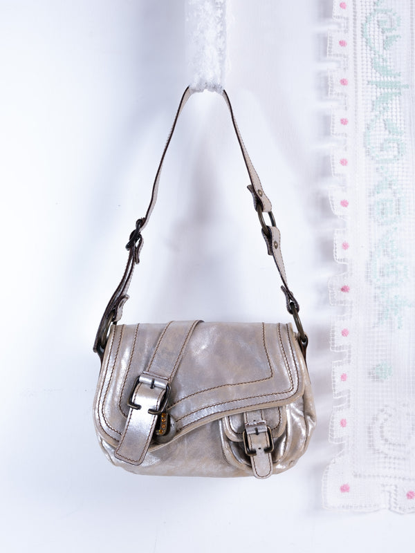 SILVER METALLIC BUCKLE SHOULDER BAG