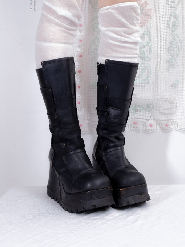 EU39 BLACK LEATHER PLATFORM WEDGE BOOTS