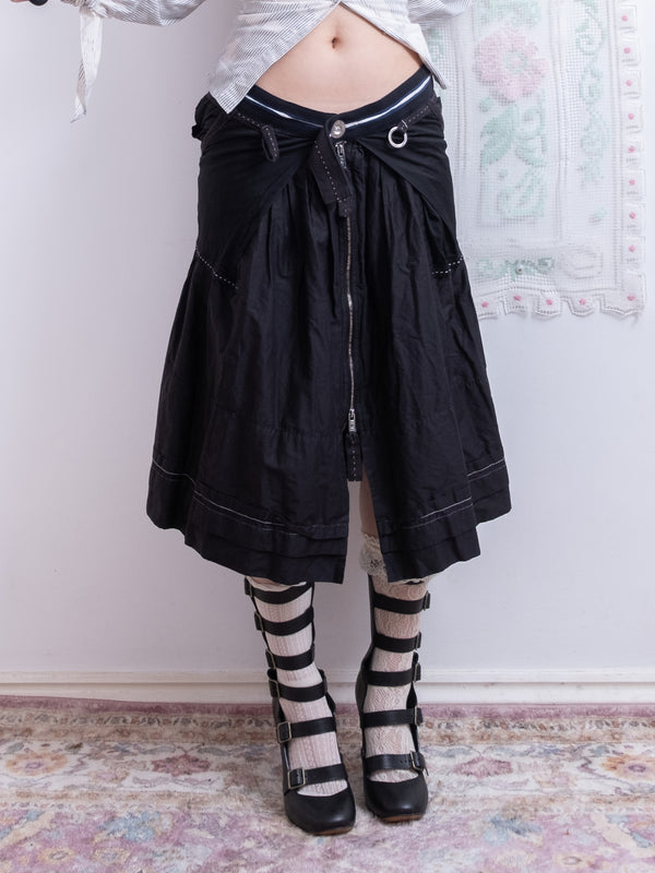 HIGH USE BLACK FLARED ZIP UP SKIRT