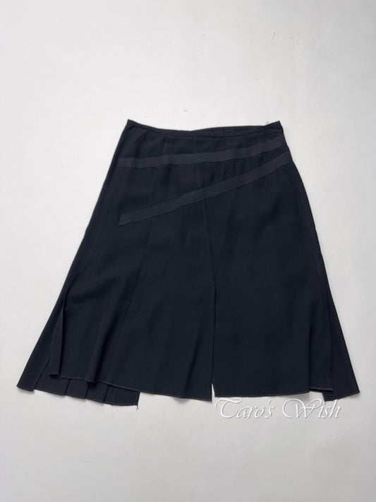 Side Buttons Asymmetrical Midi Skirt in Black