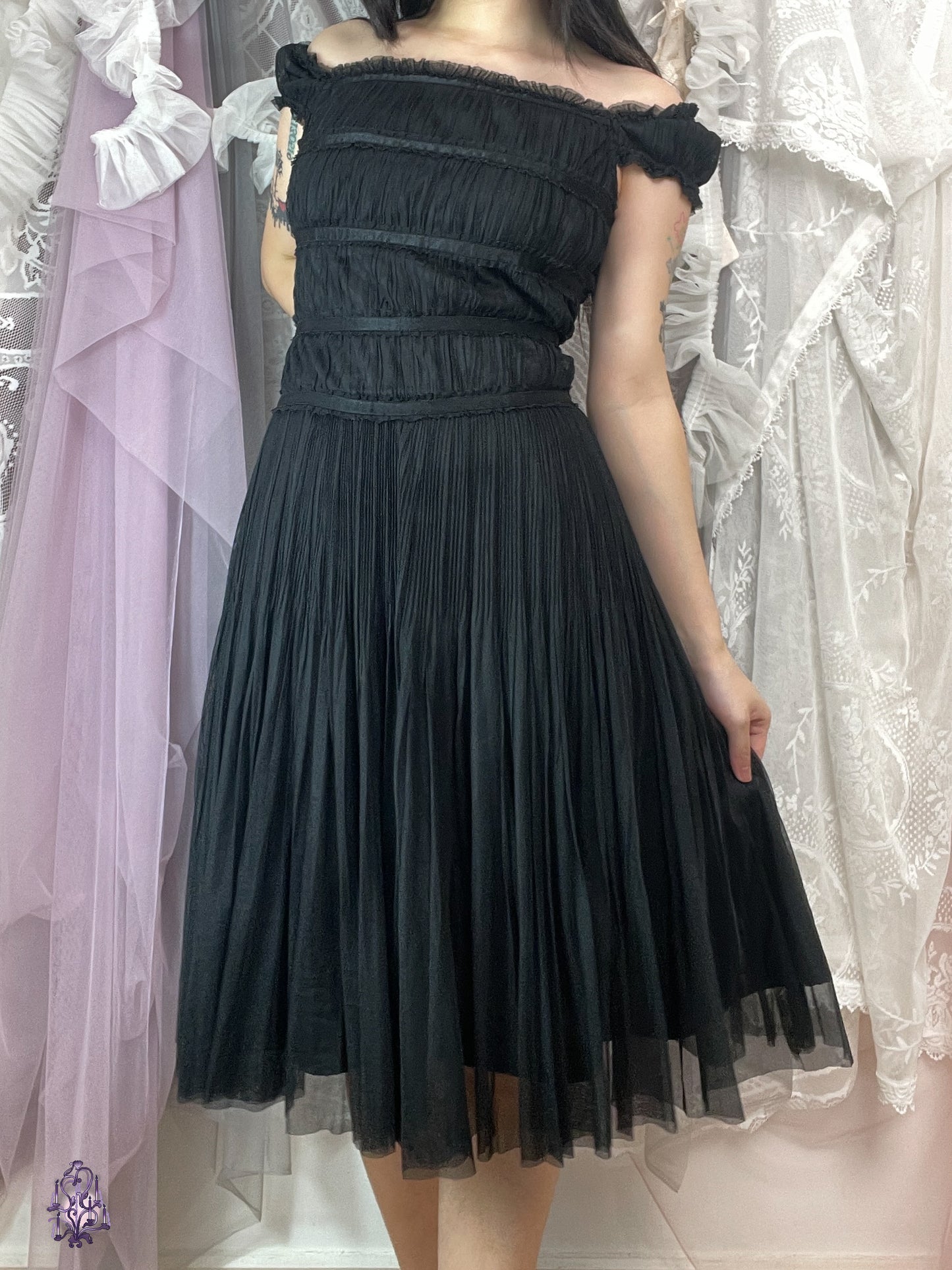 Fragile pleated dark coquette dress