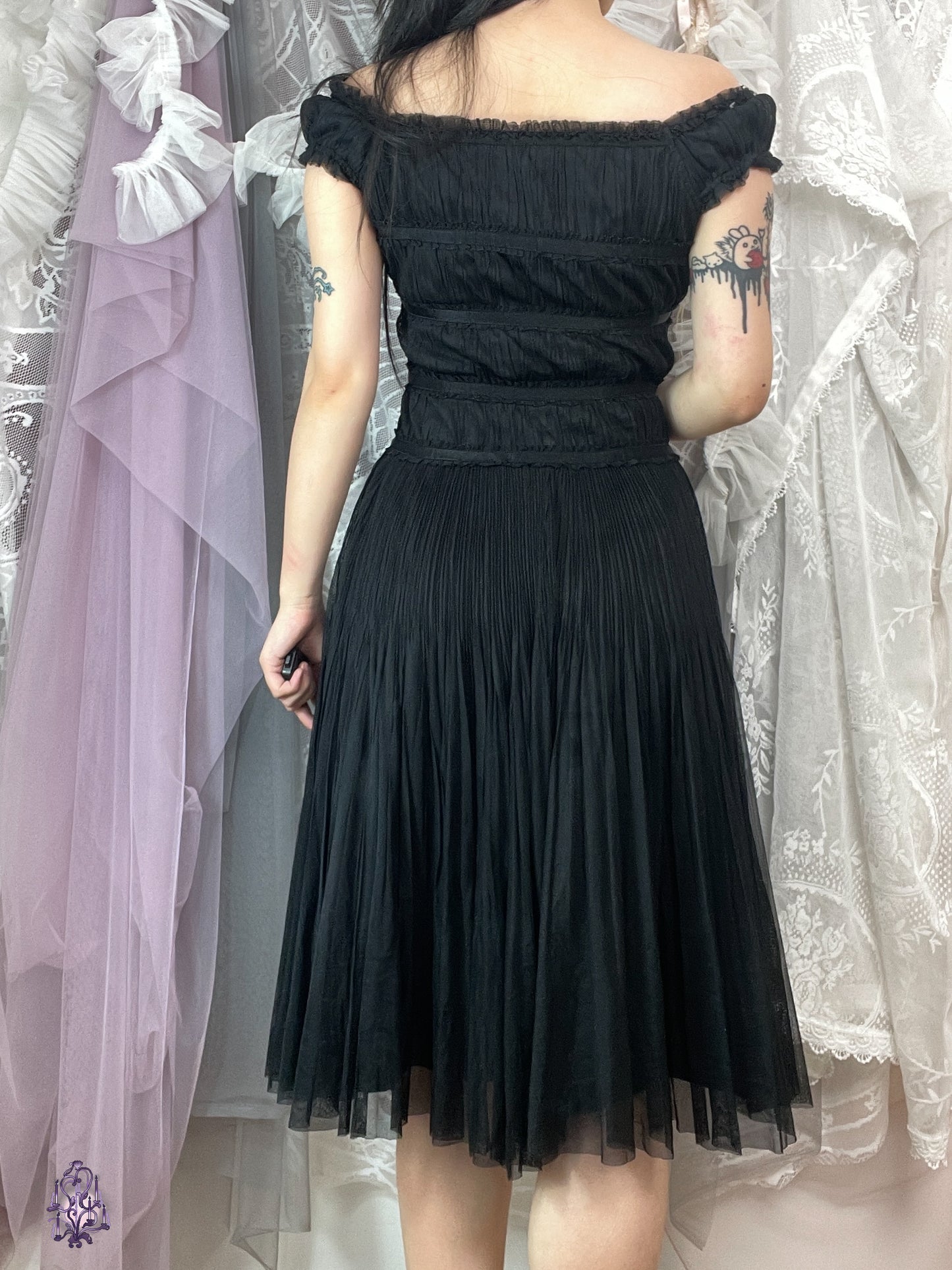 Fragile pleated dark coquette dress