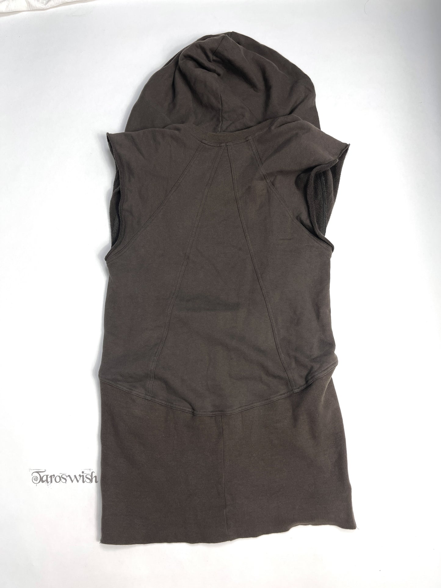 A DEGREE FAHRENHEIT Structured sleeveless hoodie