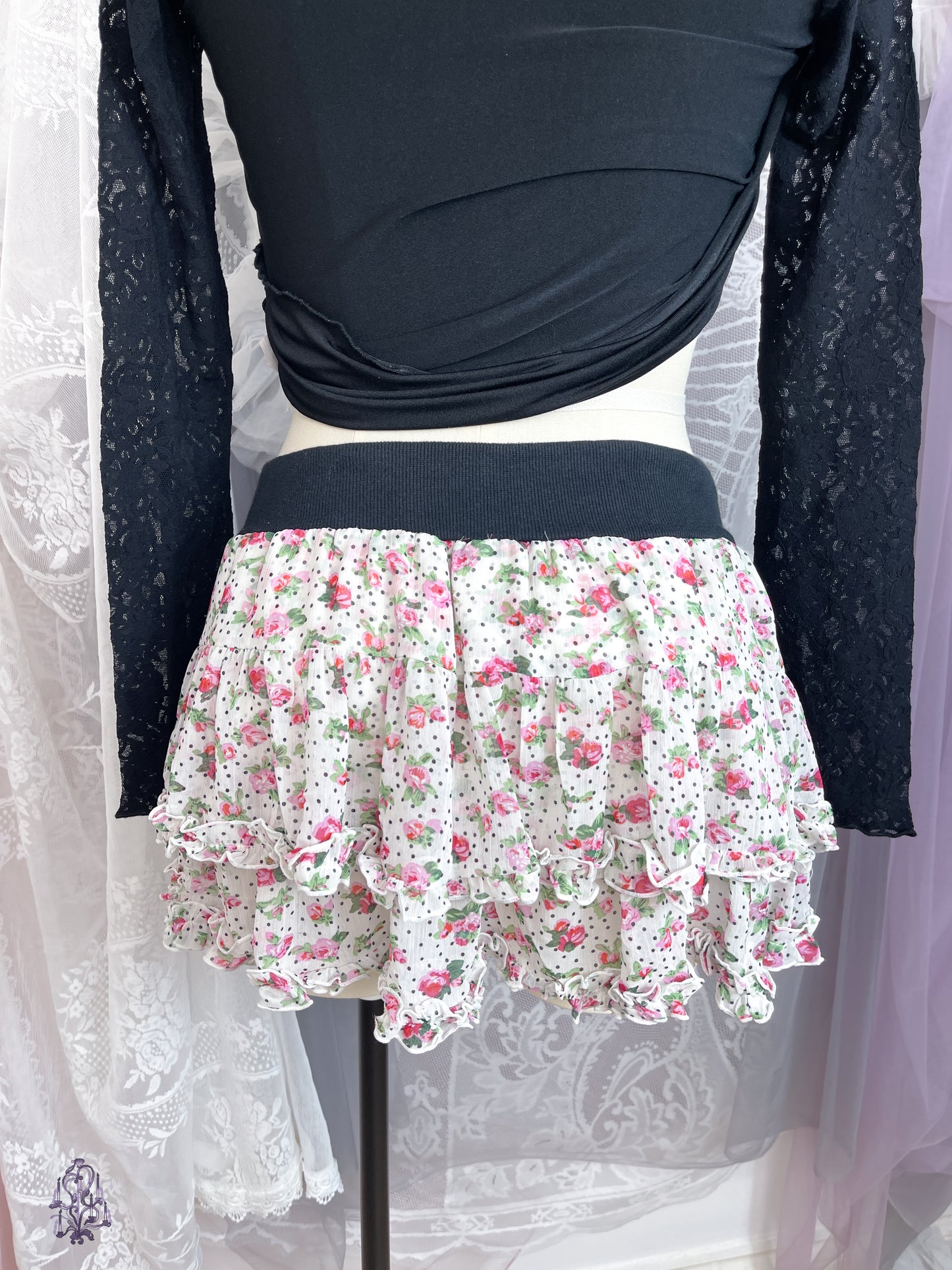 Floral print layered mini skirt