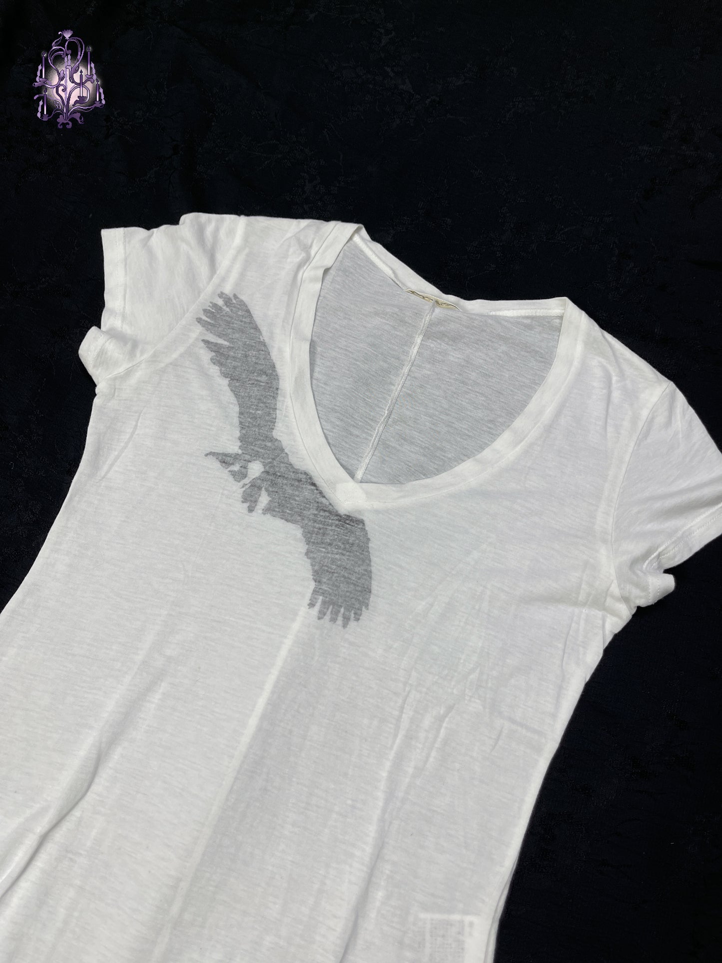 eagle print v-neckline tee