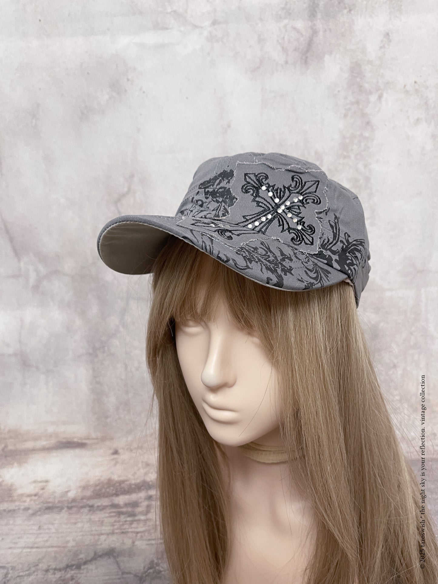 graphic print cross cap