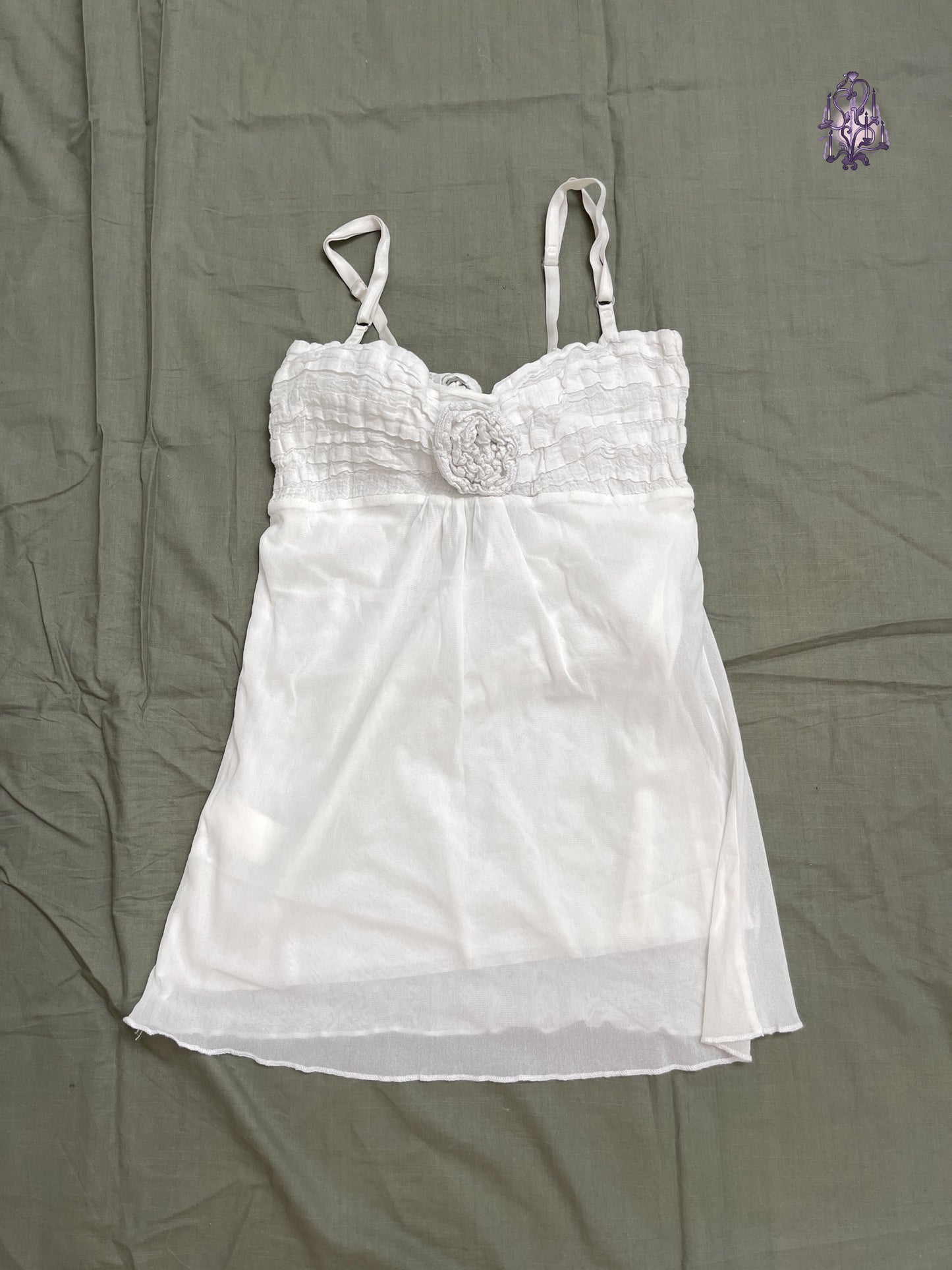 Flower knot camisole in white