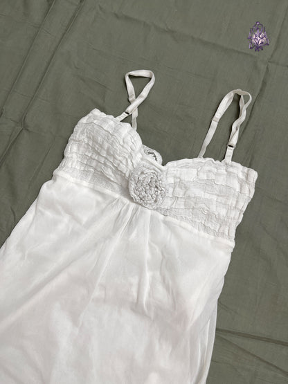 Flower knot camisole in white