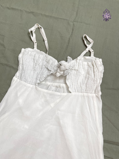 Flower knot camisole in white