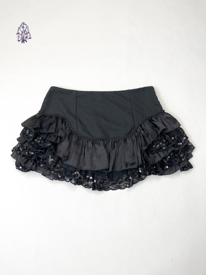 Dainty black ruffle layered mini skirt