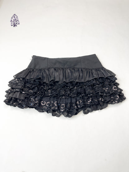 Dainty black ruffle layered mini skirt