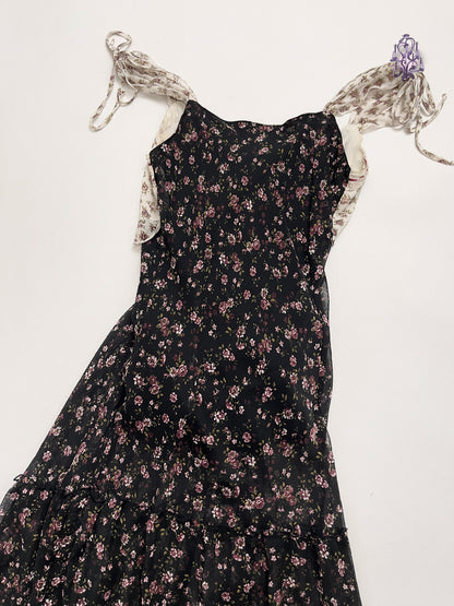 wandering fae dress (flower pin missing), euro label