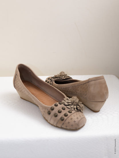 eu37 real leather studded and flower wedges, spanish label