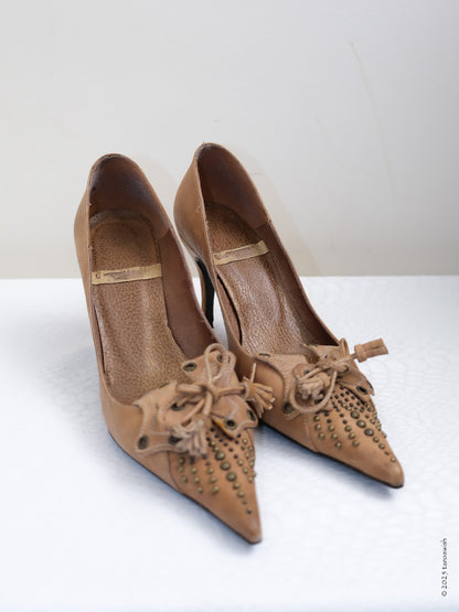 eu36.5 real leather studded and flower heels,