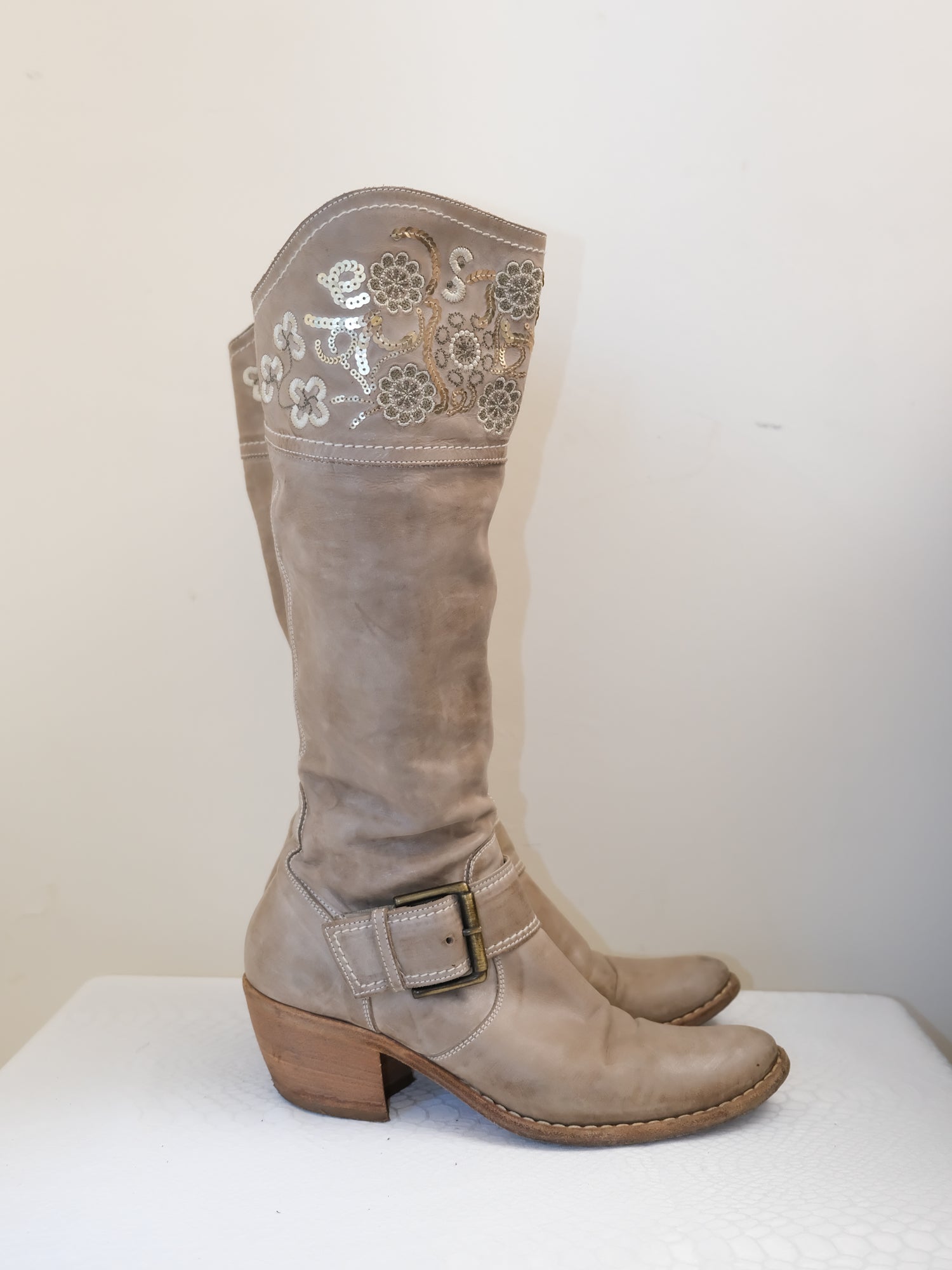 EU40 SEQUINED FLORAL EMBROIDERED LEATHER BOOTS