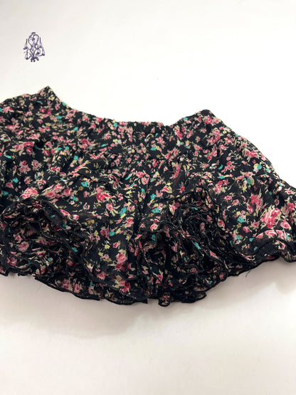 Black floral print puff mini skirt