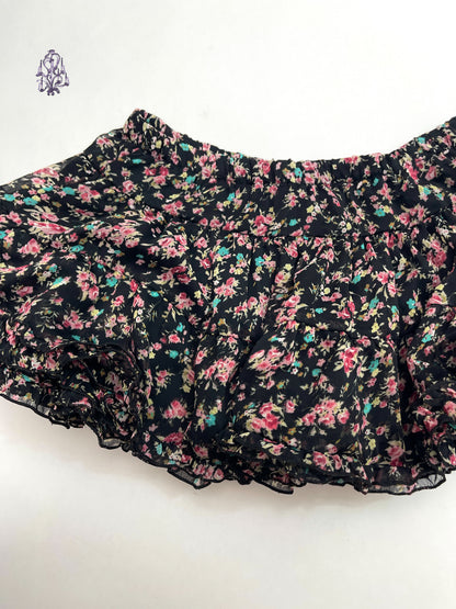 Black floral print puff mini skirt