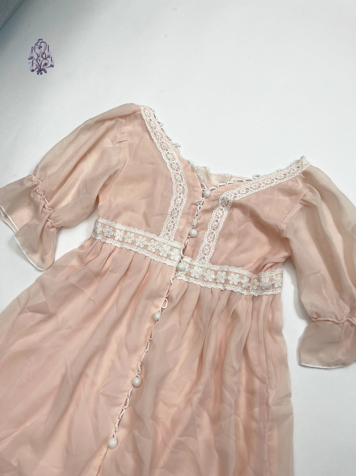 Romantic button up dress in peach pink