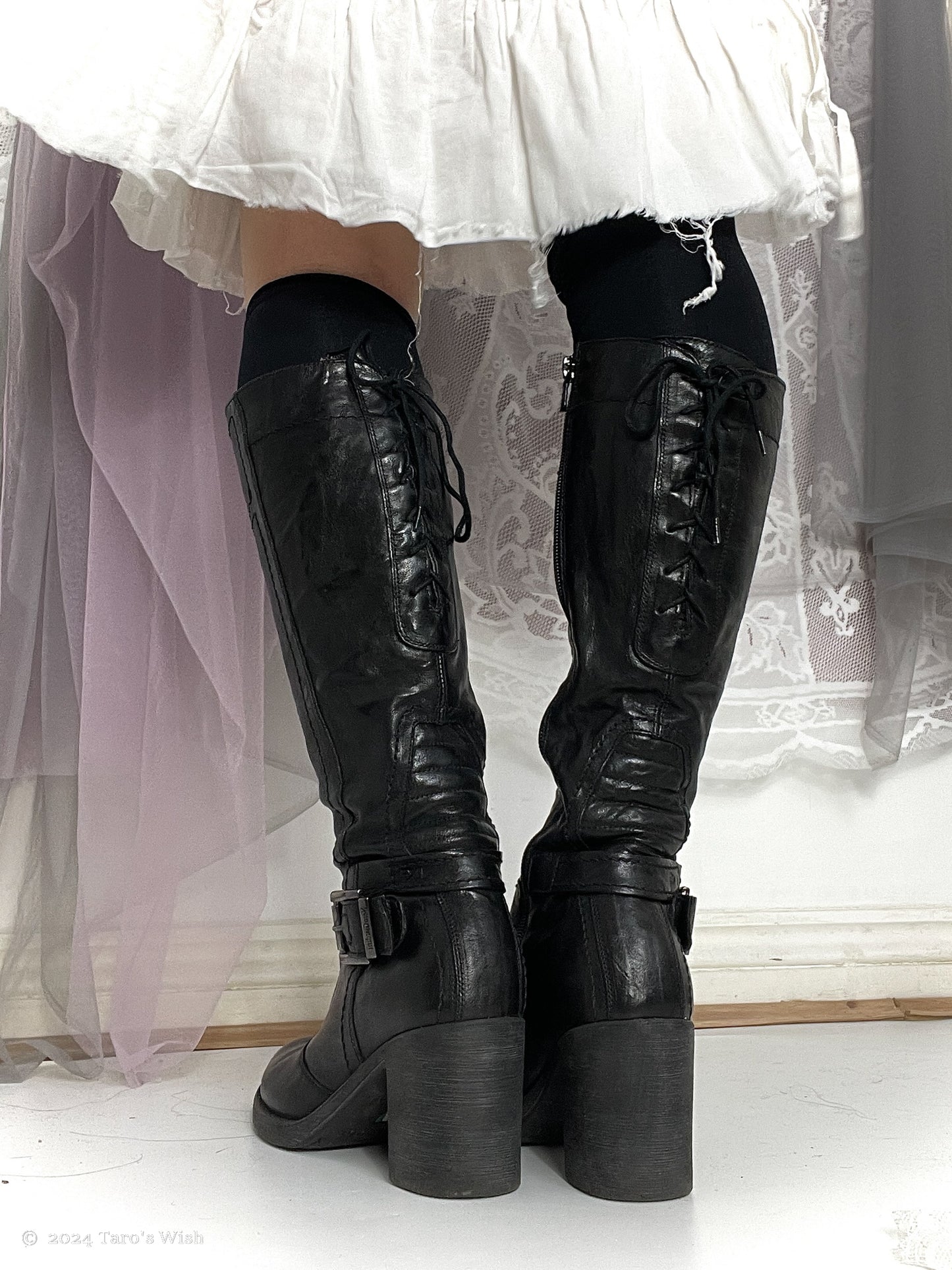 eu38 lace up back knee high heeled boots in black, euro label