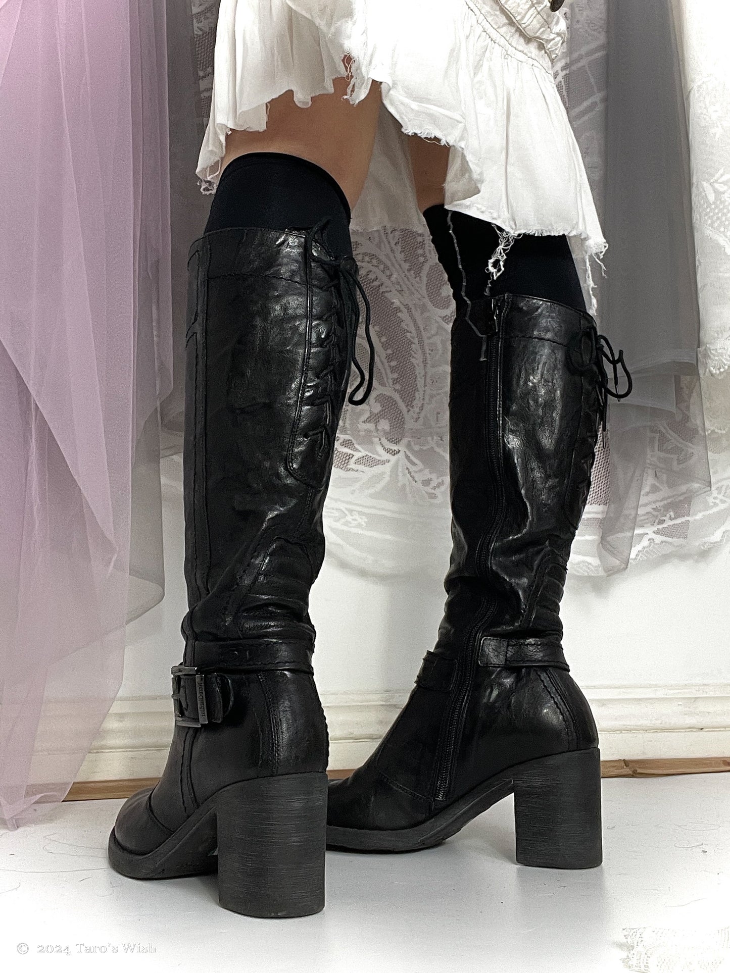 eu38 lace up back knee high heeled boots in black, euro label