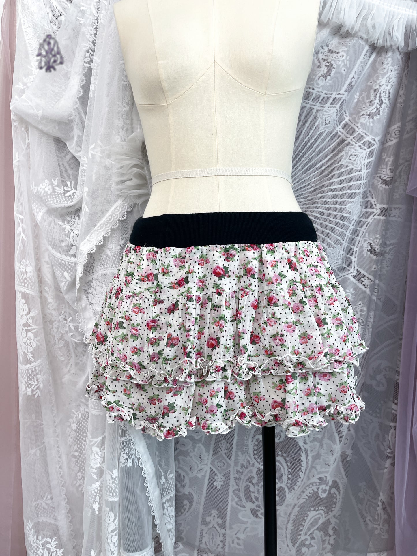 Floral print layered mini skirt