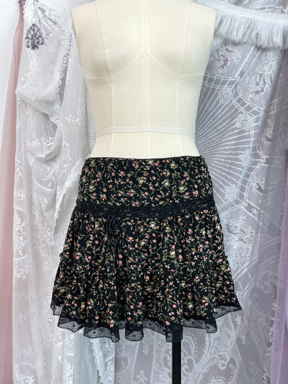 Floral print layered mini skirt