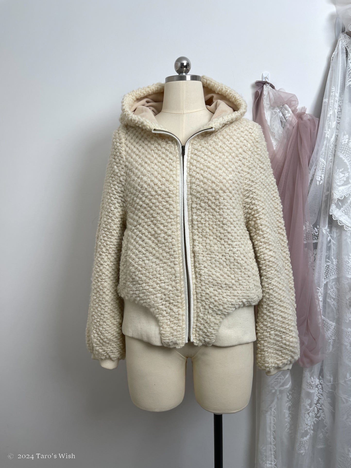 zip up hooded jacket in cream, tsumori chisato