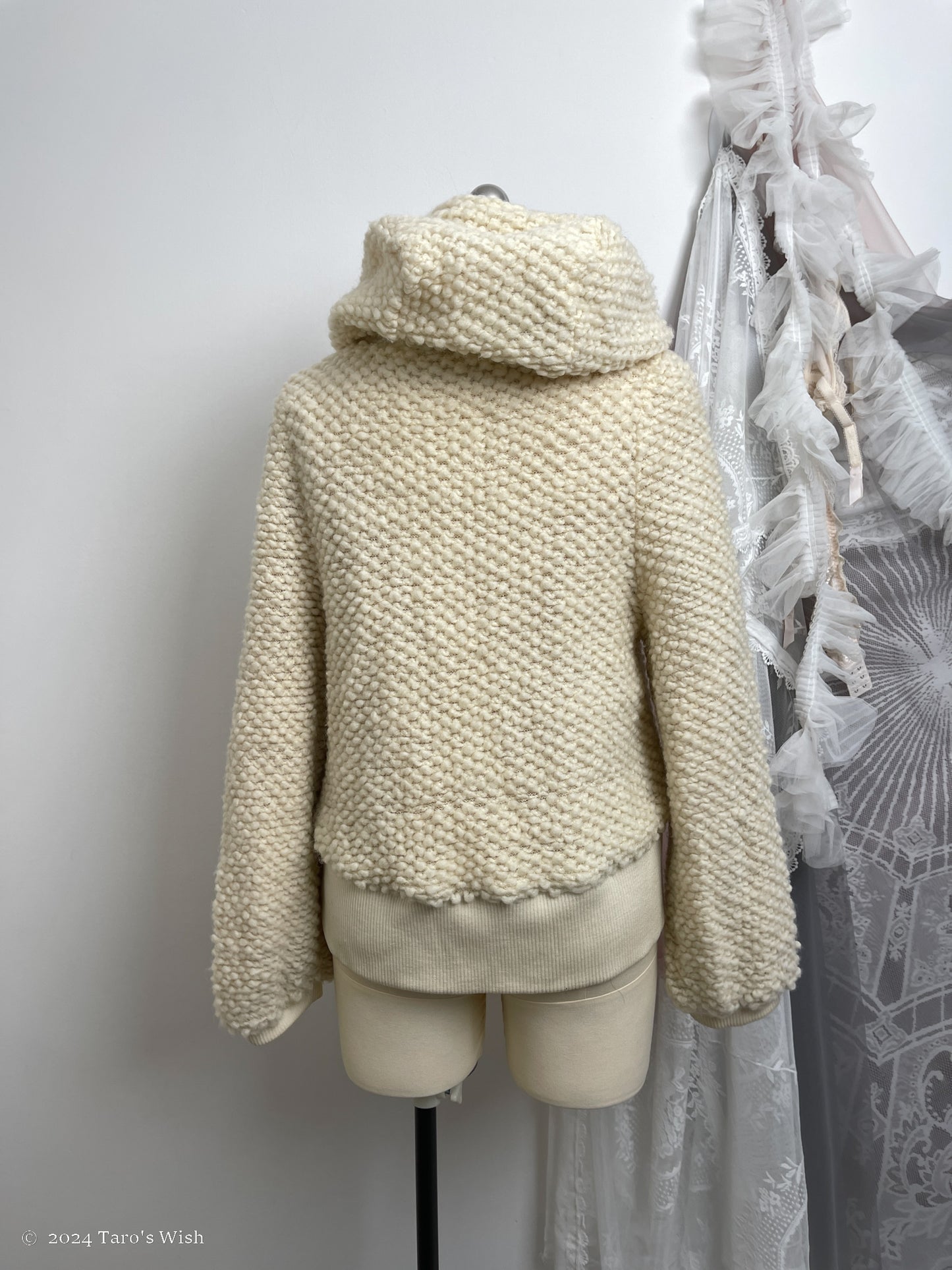 zip up hooded jacket in cream, tsumori chisato