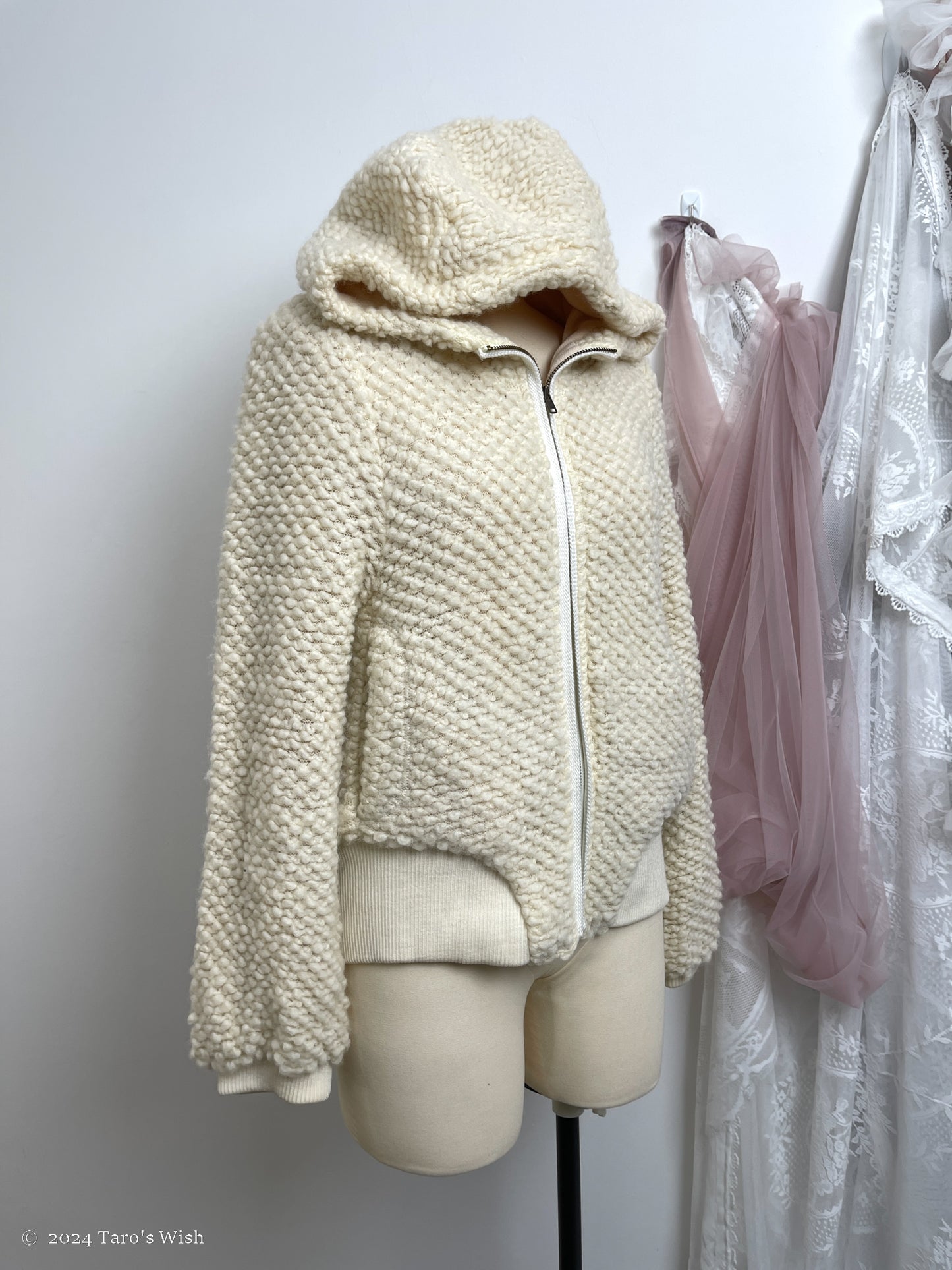 zip up hooded jacket in cream, tsumori chisato