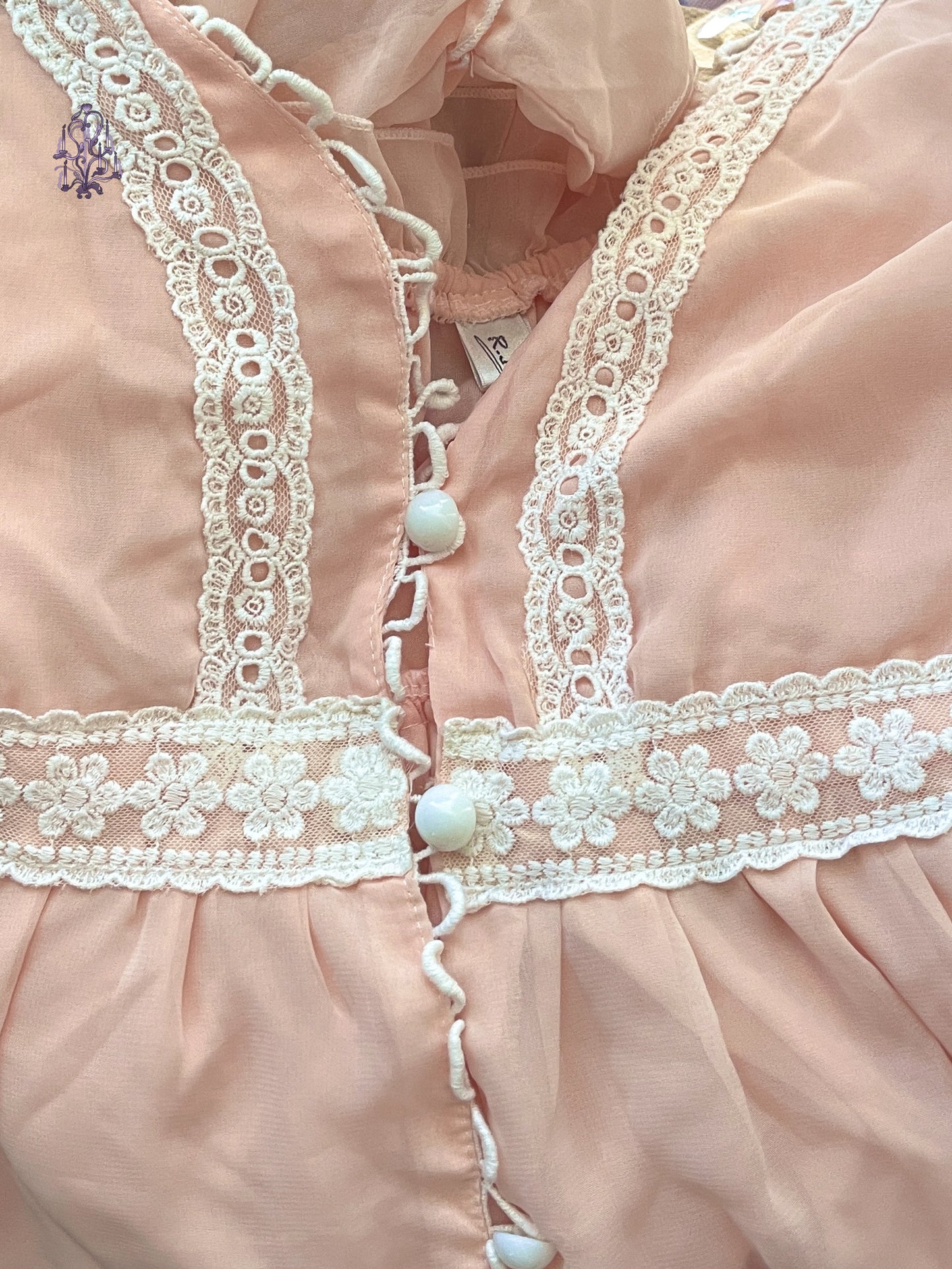 Romantic button up dress in peach pink