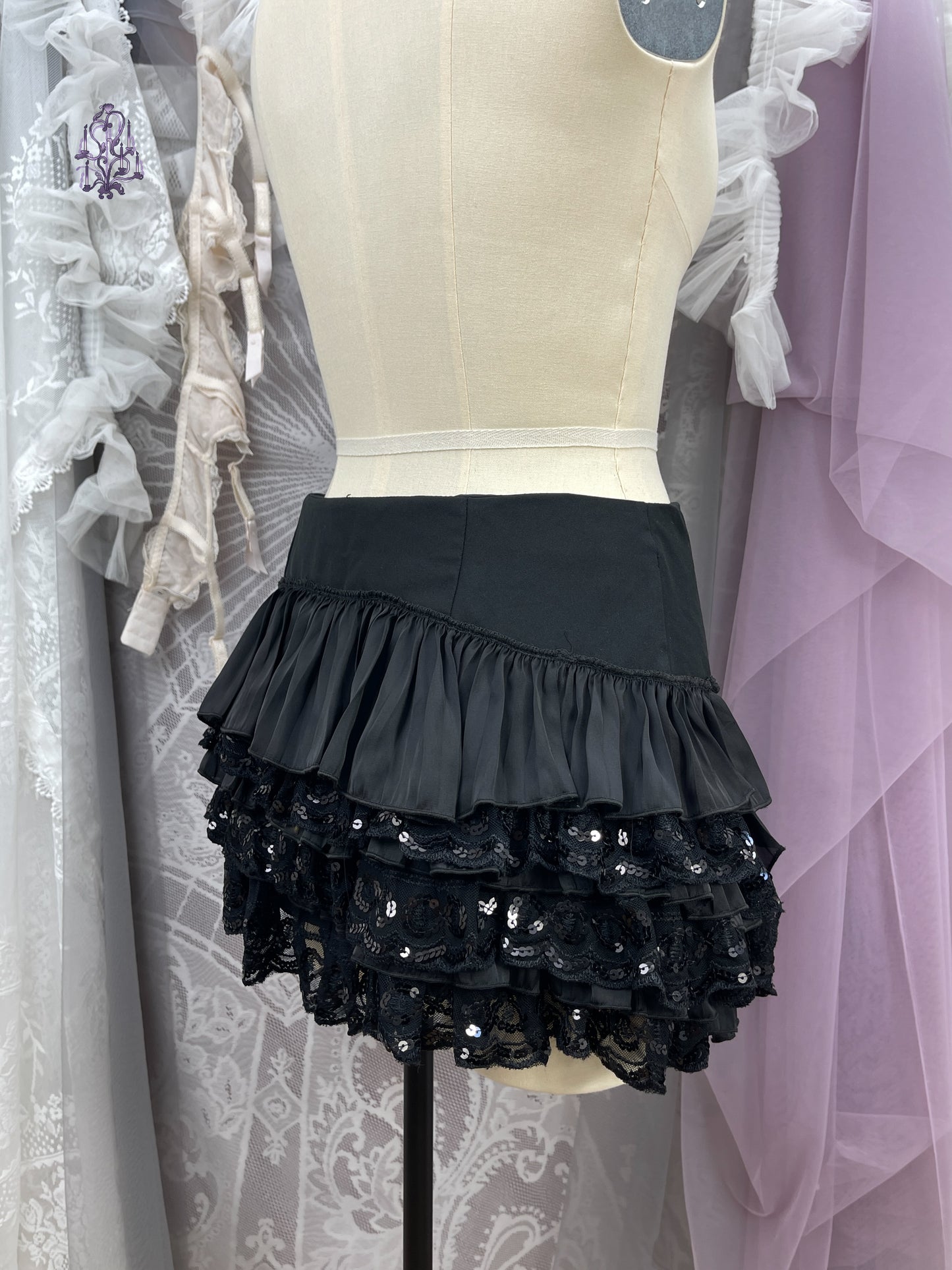 Dainty black ruffle layered mini skirt