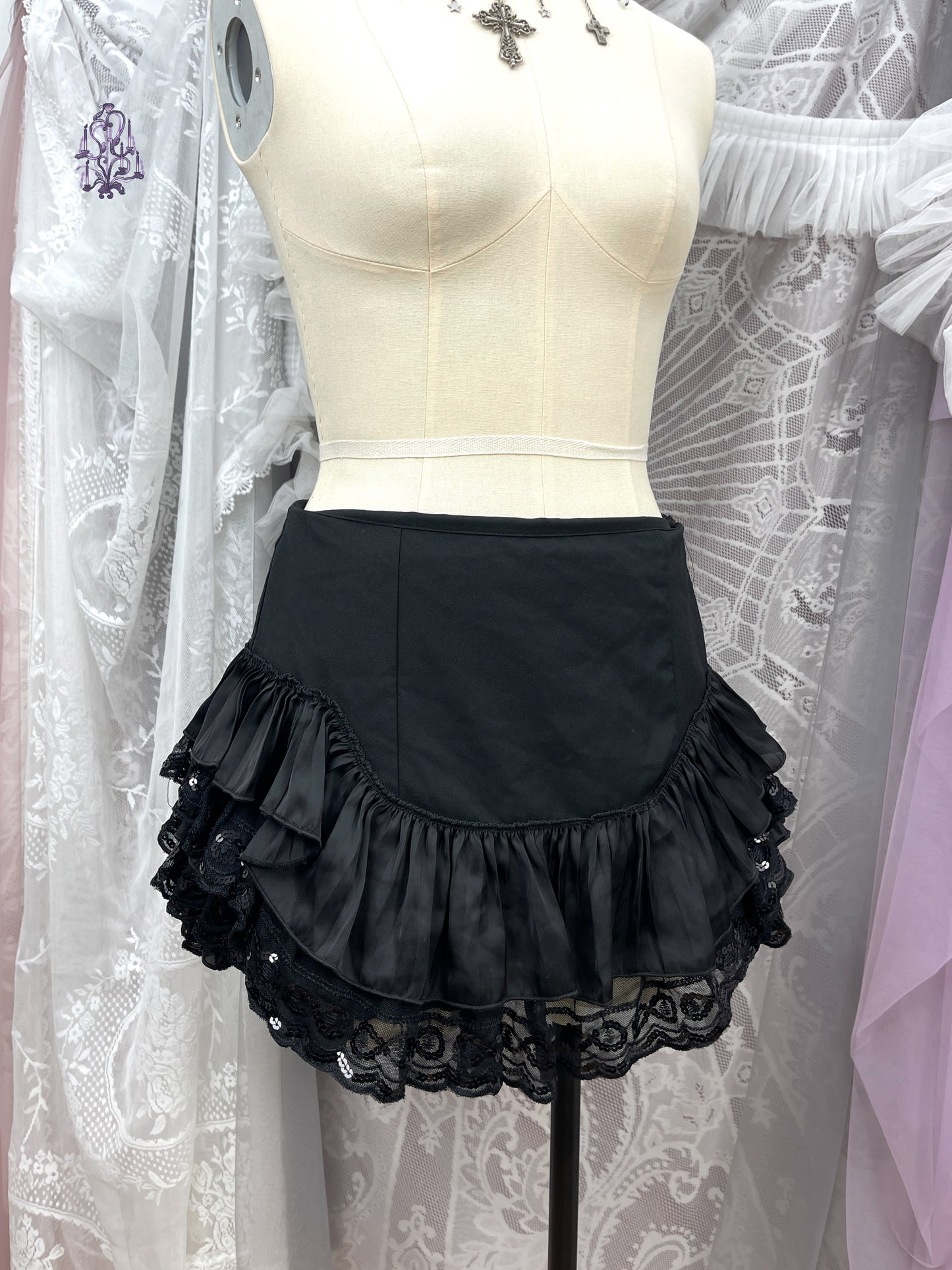 Dainty black ruffle layered mini skirt